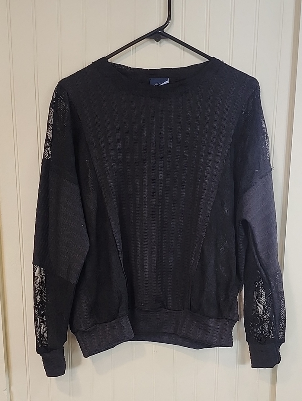 Daytrip Black Lace-Sleeve Knit Sweatshirt
